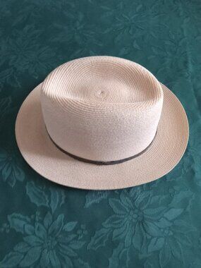 Ladies Biltmore Made in Canada hat in great condition as shown